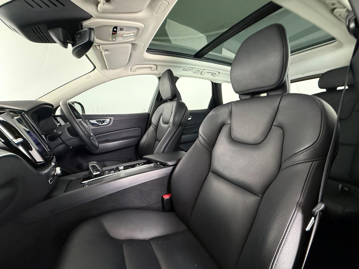 Used Volvo XC60 2021 for sale - 77181205: Photo 14