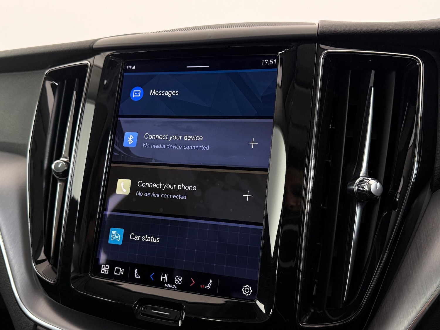 Used Volvo XC60 2021 for sale - 77181205: Photo 26