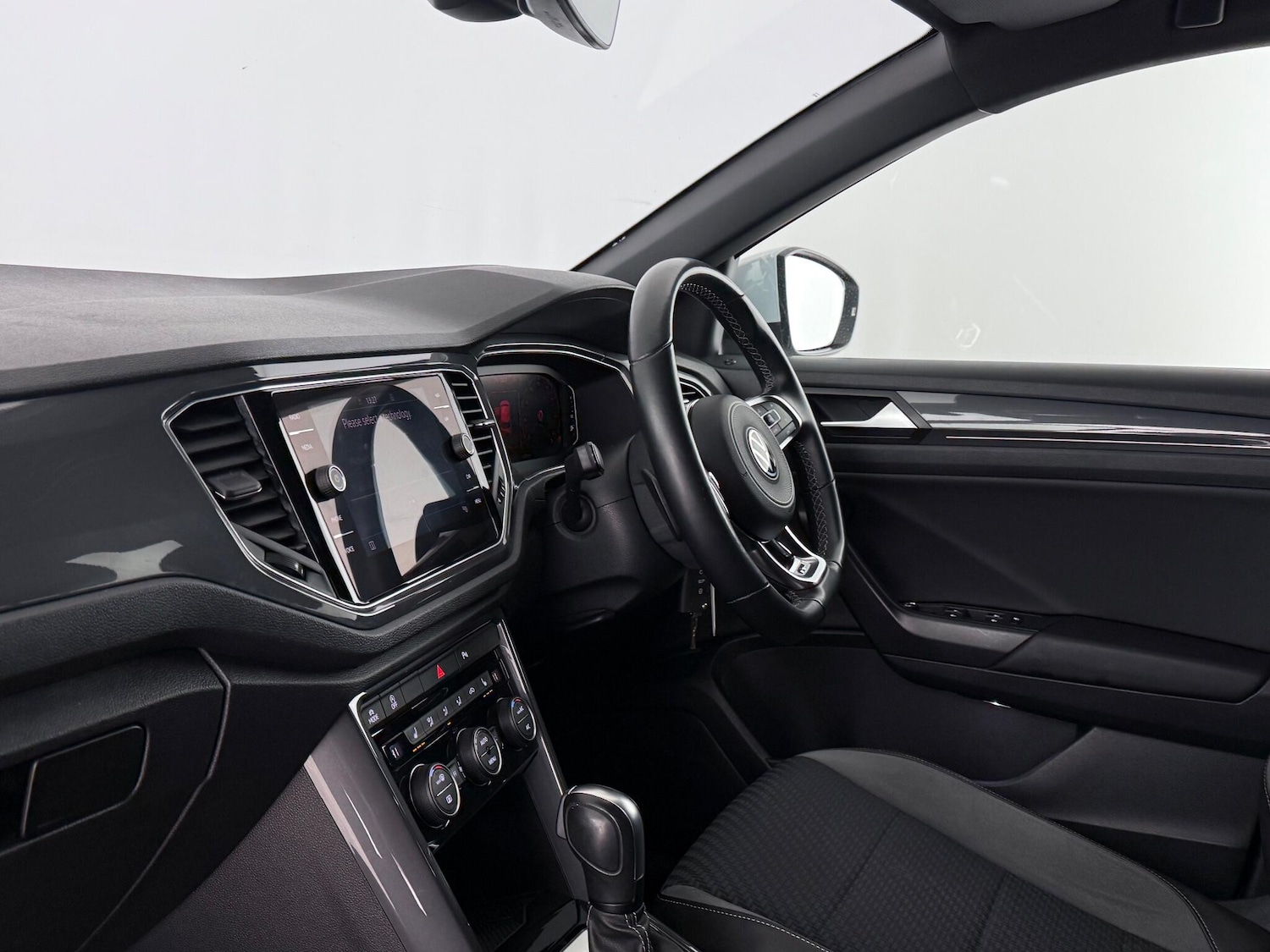 Used Volkswagen T-Roc 2021 for sale - 77180902: Photo 16