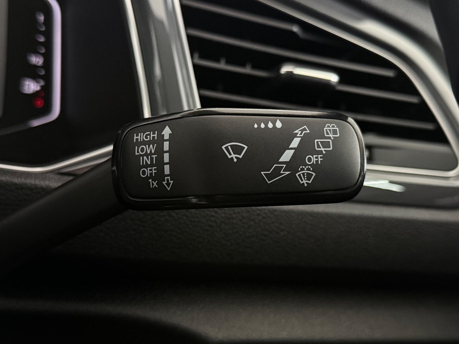 Used Volkswagen T-Roc 2021 for sale - 77180902: Photo 21