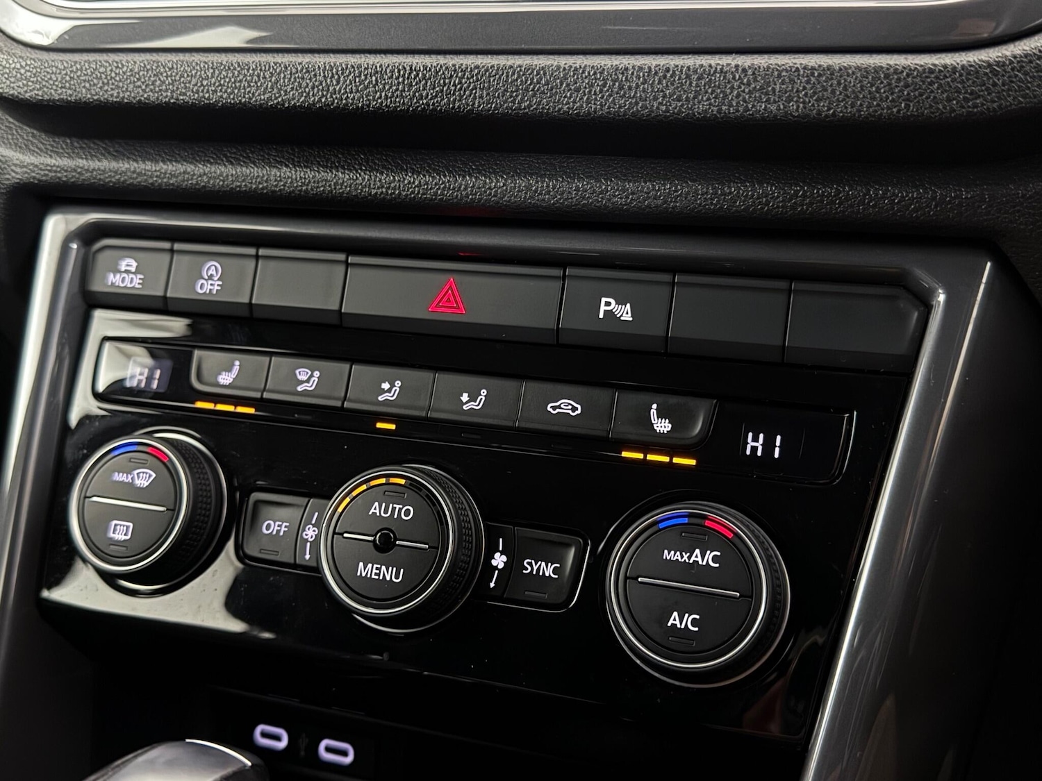 Used Volkswagen T-Roc 2021 for sale - 77180902: Photo 34