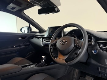 Used Toyota C-HR 2022 for sale - 78772923: Photo