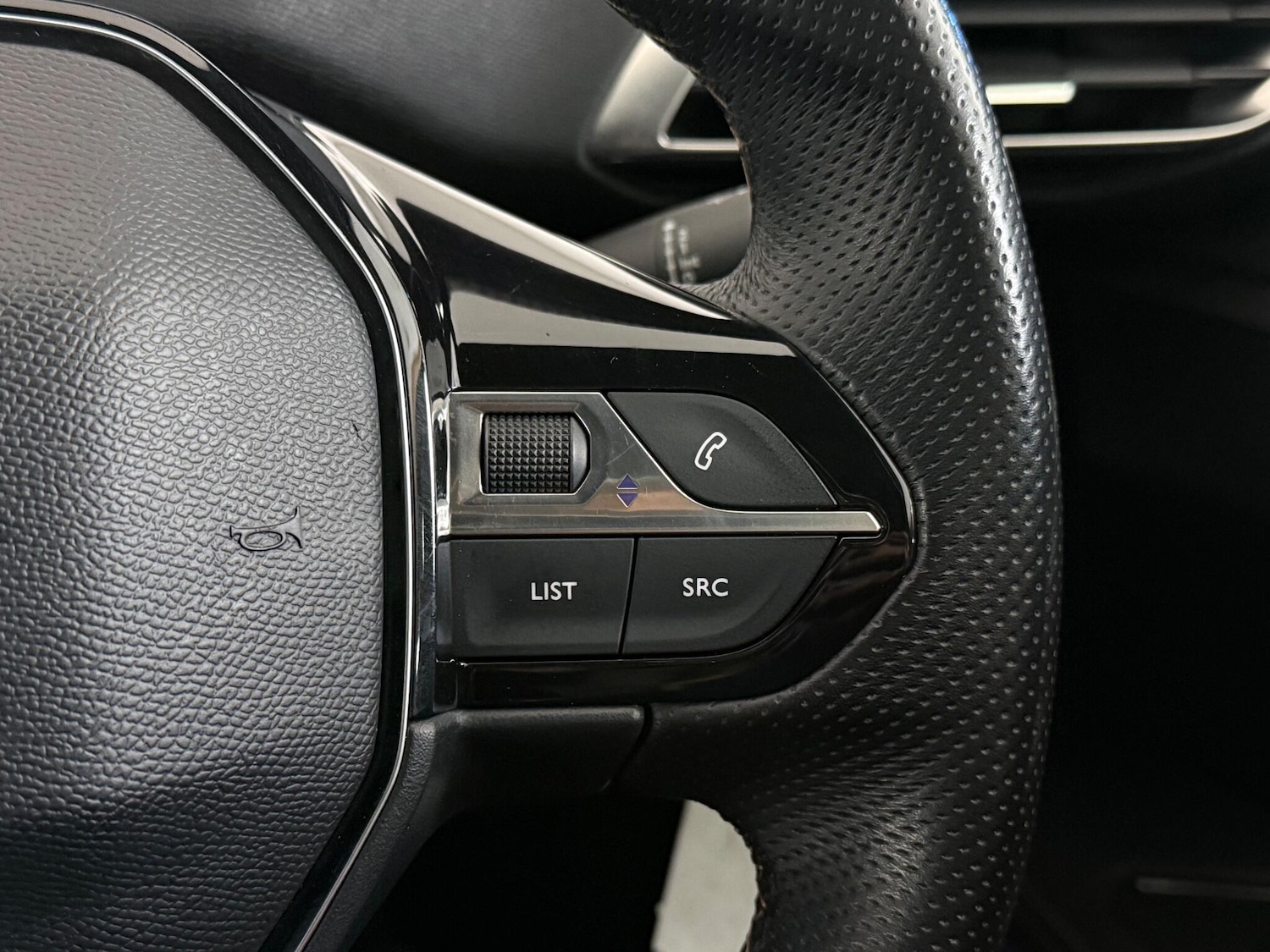 Used Peugeot 3008 2019 for sale - 76468570: Photo 25