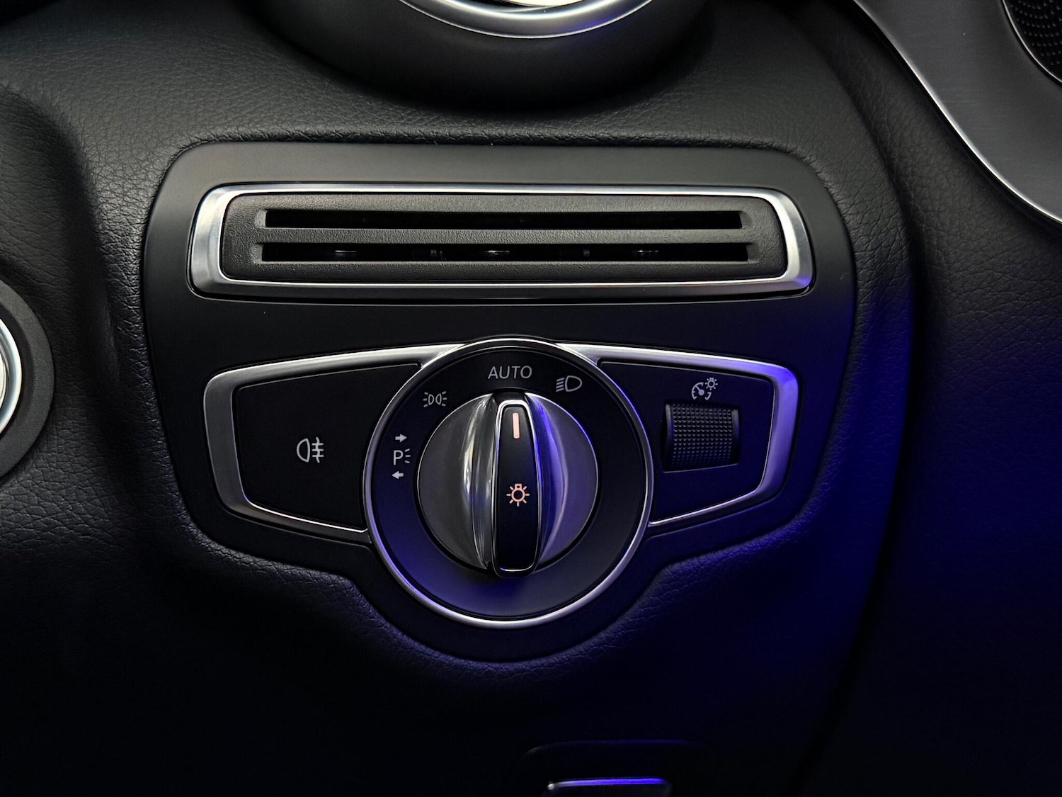 Used Mercedes-Benz C Class 2019 for sale - 77180975: Photo 30