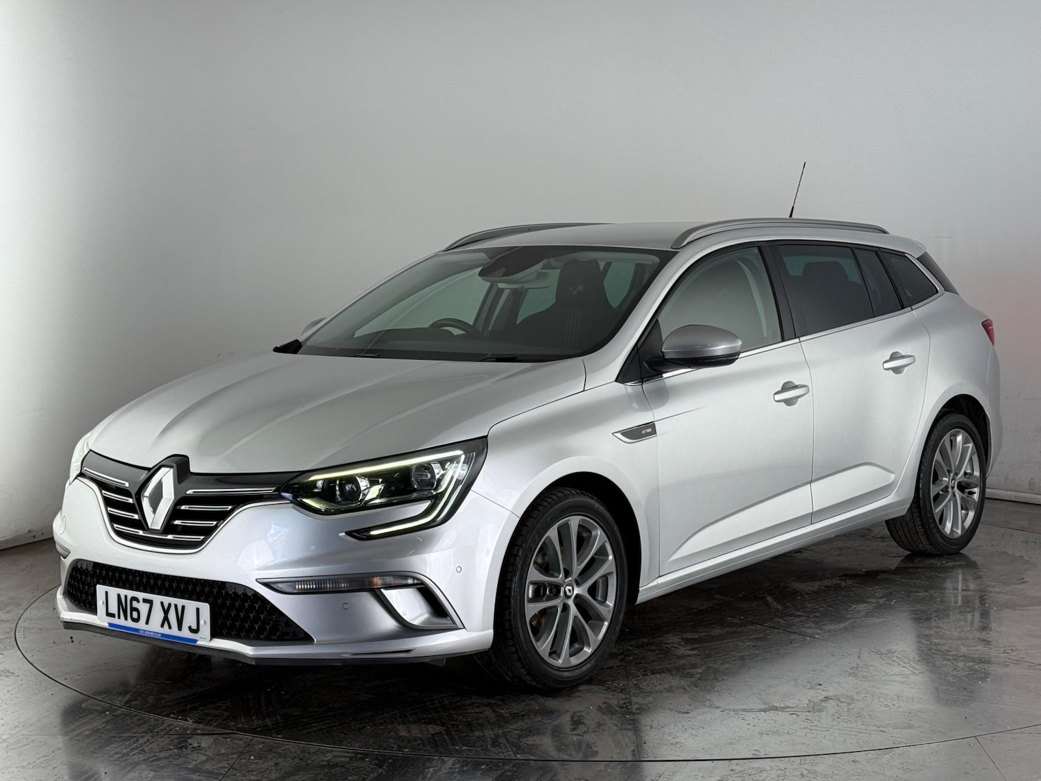 Used Renault Megane 2017 for sale - 77244083: Photo 2