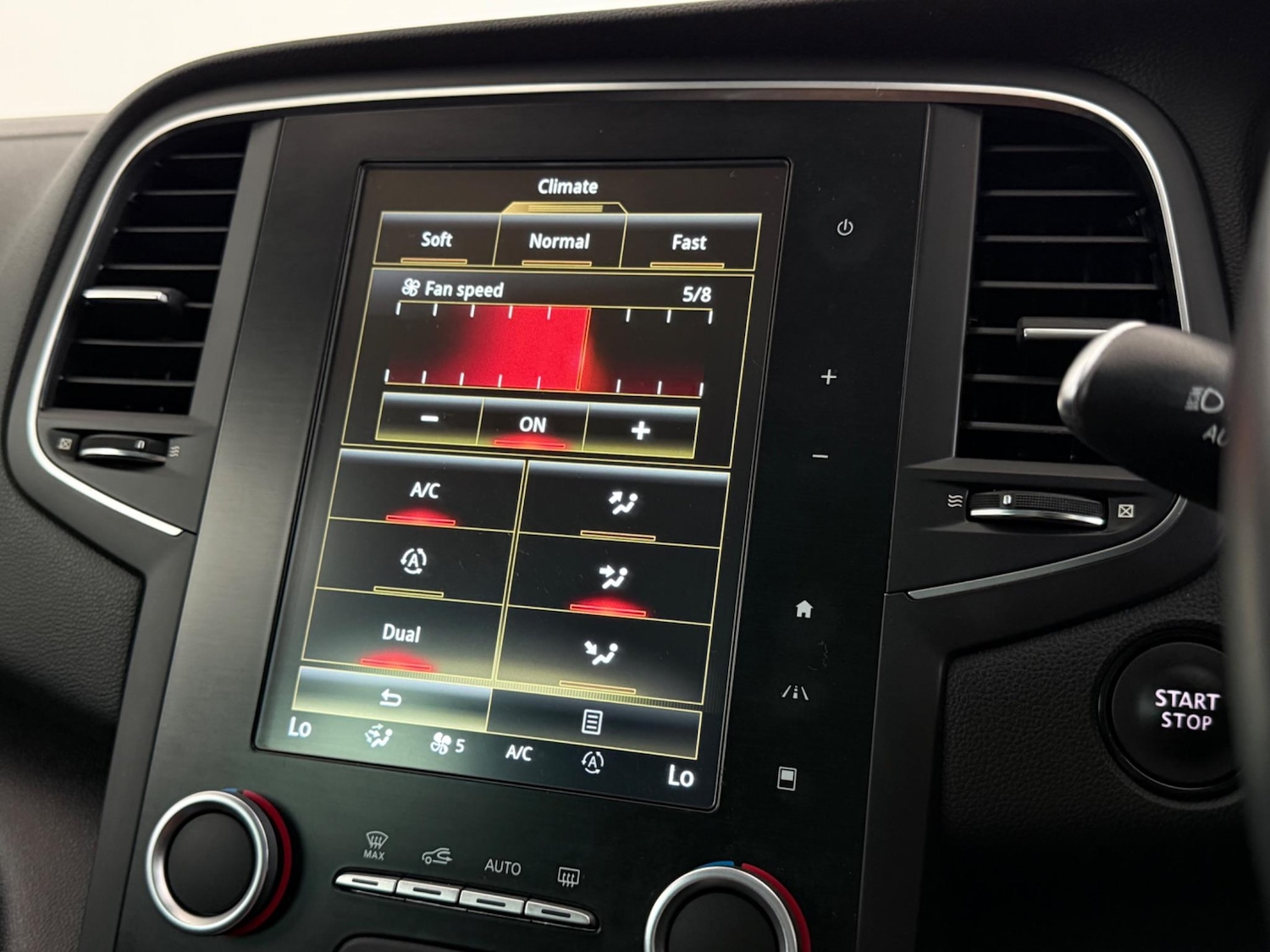 Used Renault Megane 2017 for sale - 77244083: Photo 29