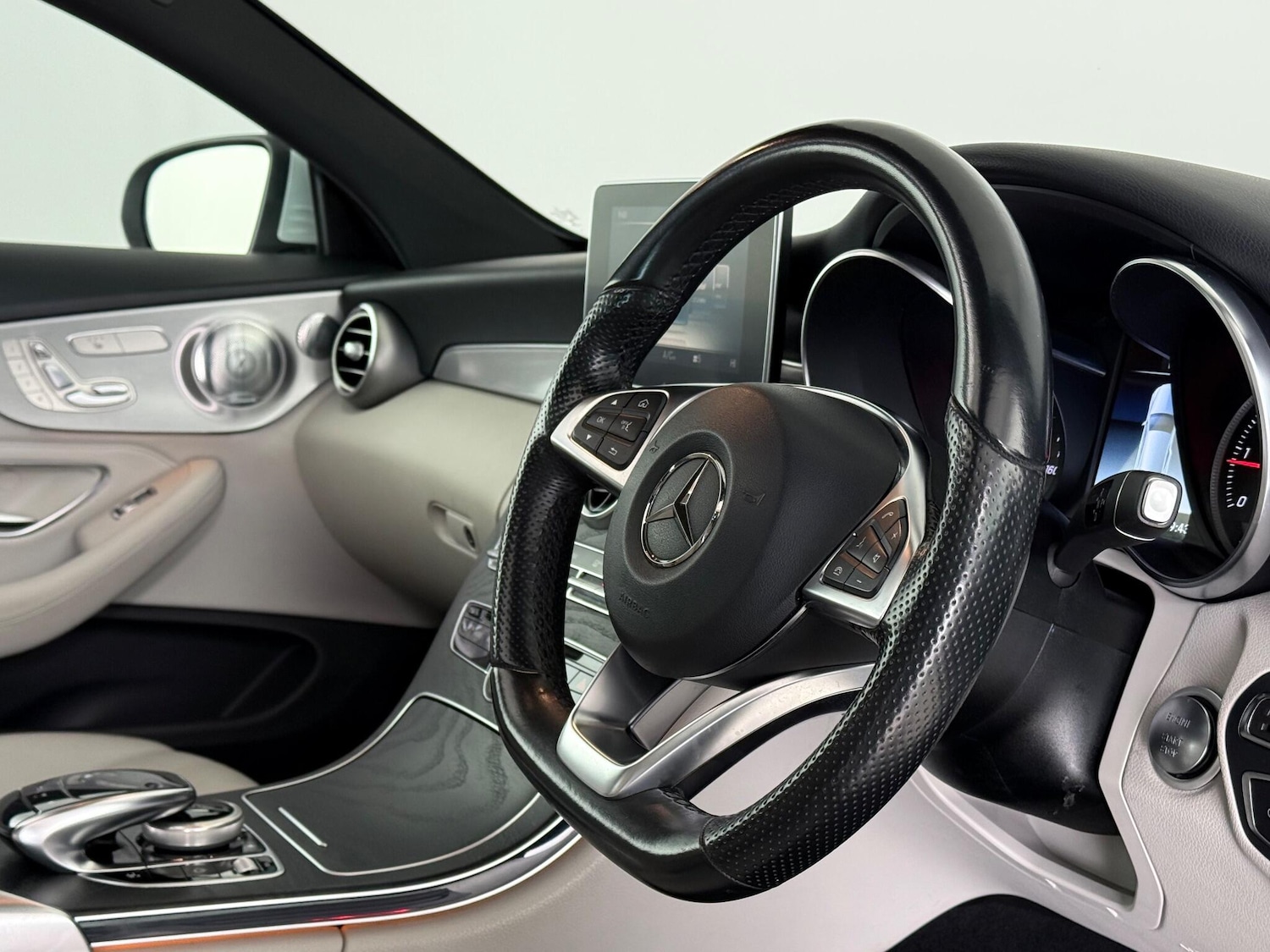 Used Mercedes-Benz C Class 2017 for sale - 77217084: Photo 17