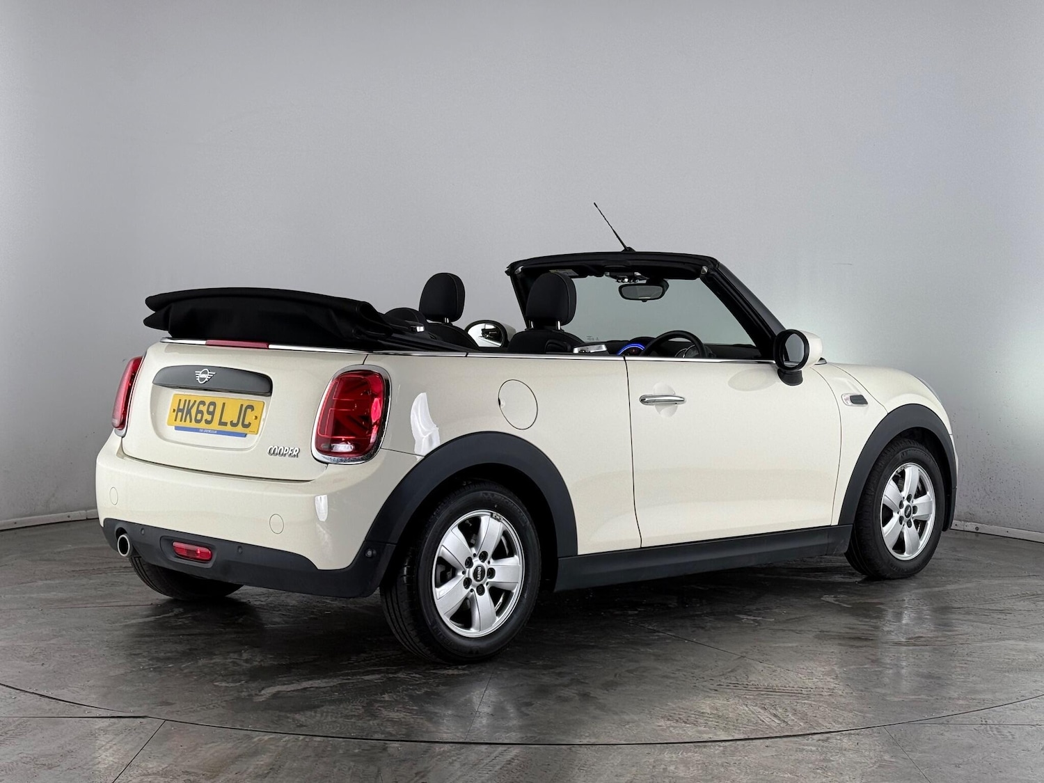 Used MINI Convertible 2020 for sale - 77222672: Photo 4