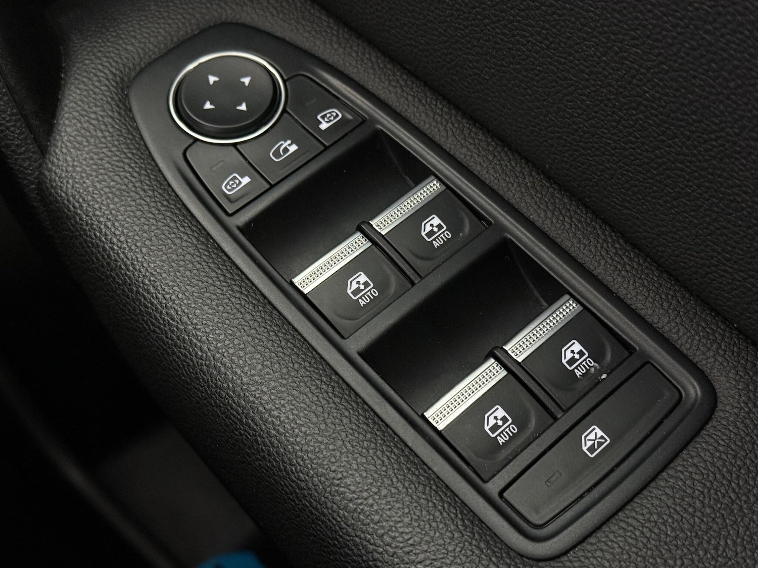 Used Renault Captur 2020 for sale - 76468416: Photo 24