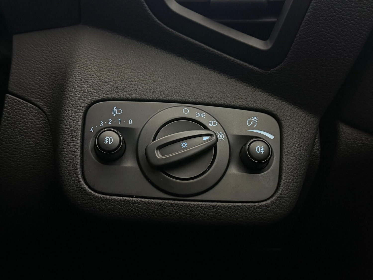 Used Ford Grand C-Max 2018 for sale - 77246158: Photo 23