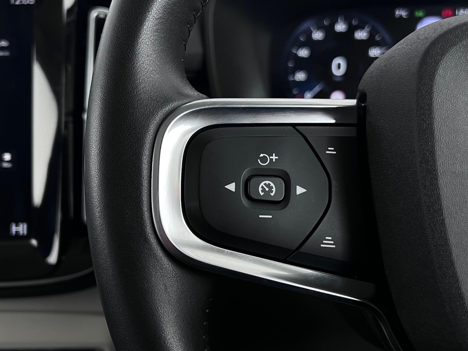 Used Volvo XC40 2020 for sale - 76468578: Photo 25