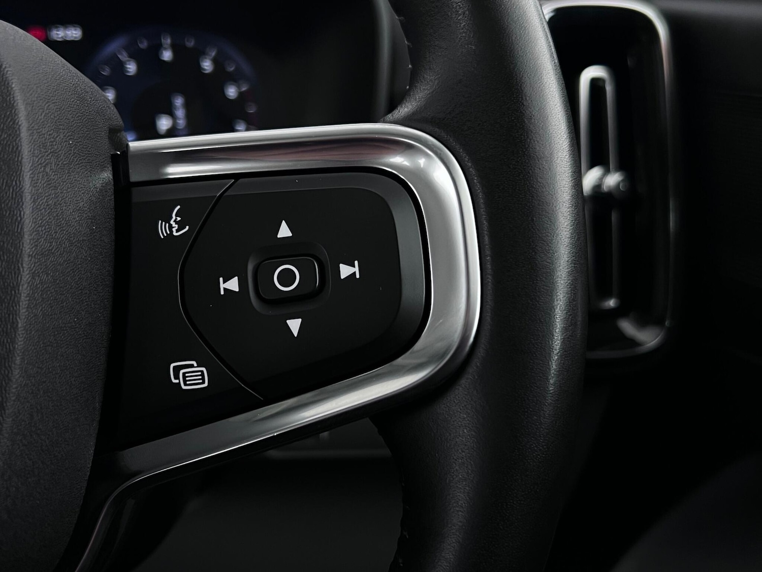 Used Volvo XC40 2020 for sale - 76468578: Photo 27