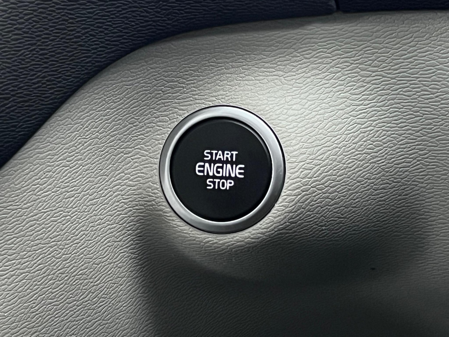 Used Volvo XC40 2020 for sale - 76468578: Photo 28