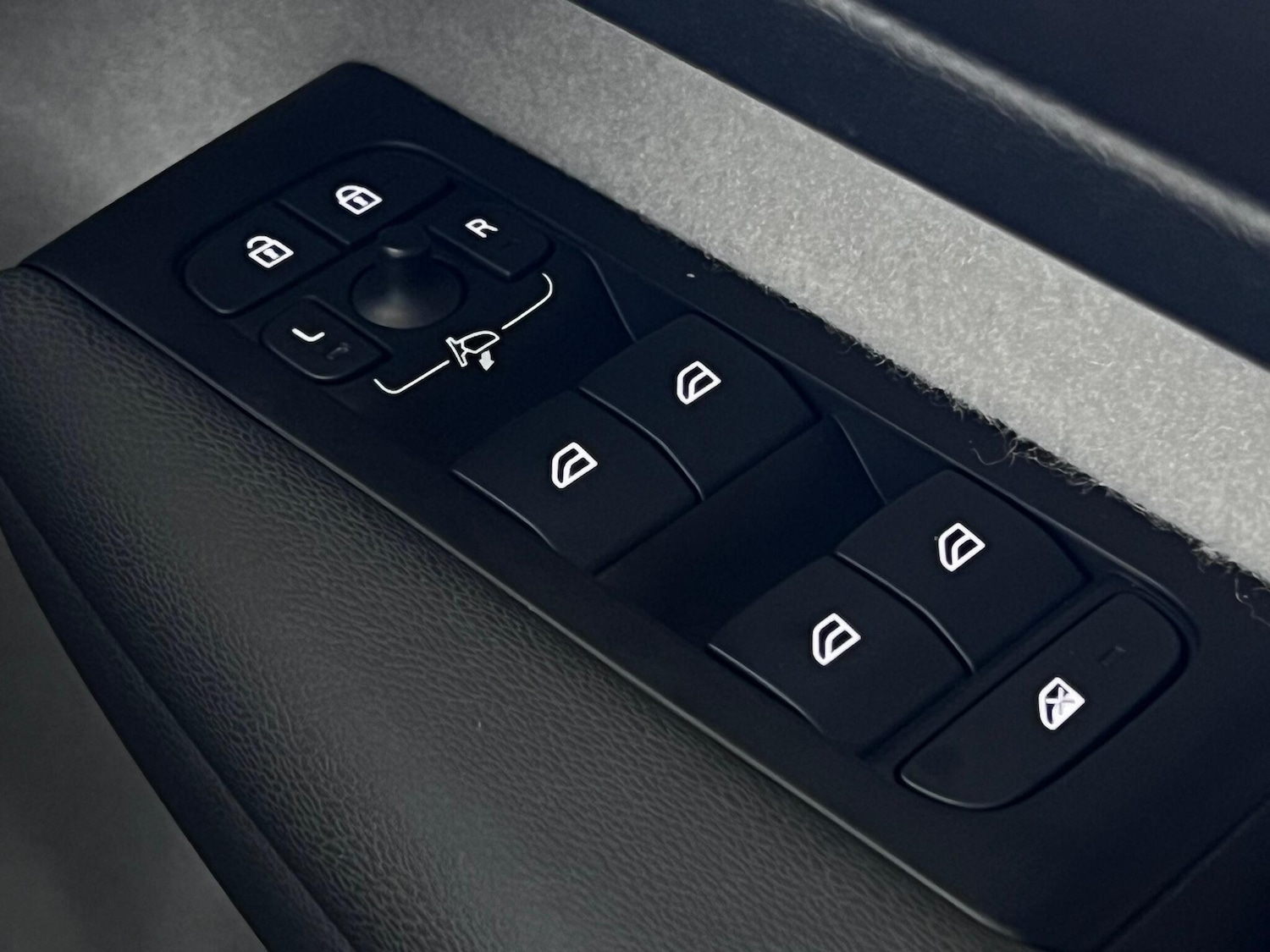 Used Volvo XC40 2020 for sale - 76468578: Photo 32