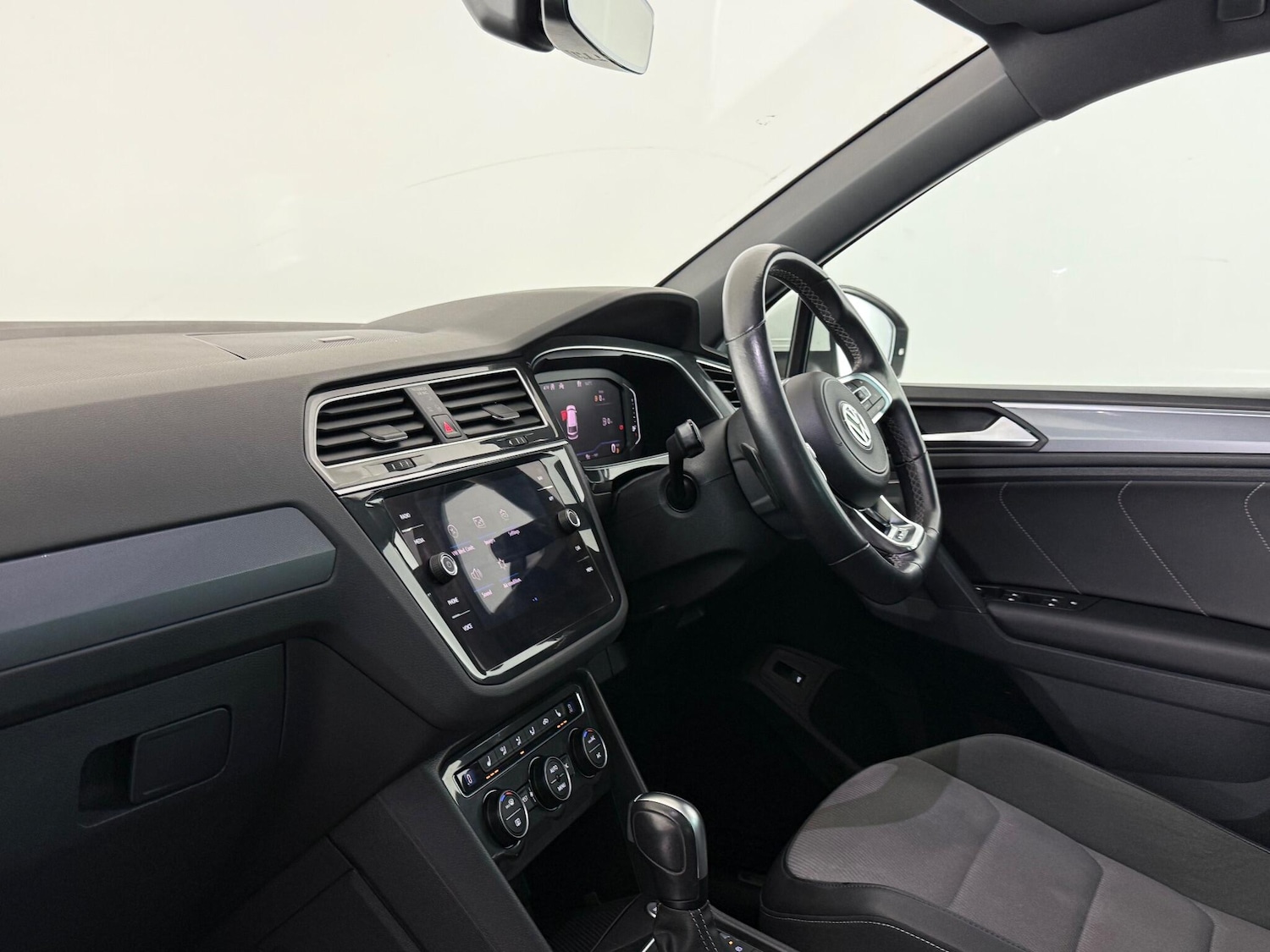 Used Volkswagen Tiguan 2020 for sale - 77217192: Photo 14