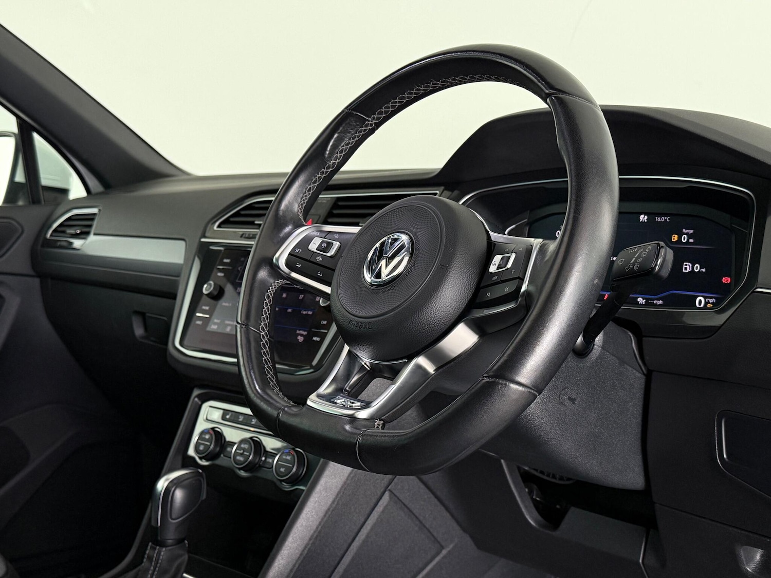 Used Volkswagen Tiguan 2020 for sale - 77217192: Photo 21