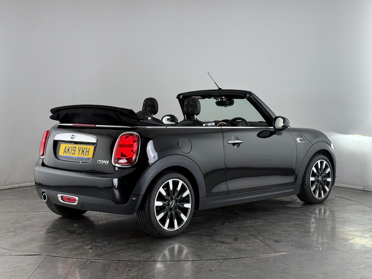 Used MINI Convertible 2019 for sale - 77260267: Photo 4