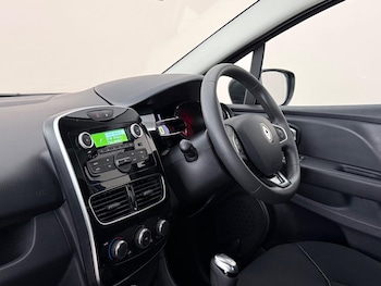 Used Renault Clio 2018 for sale - 78797424: Photo