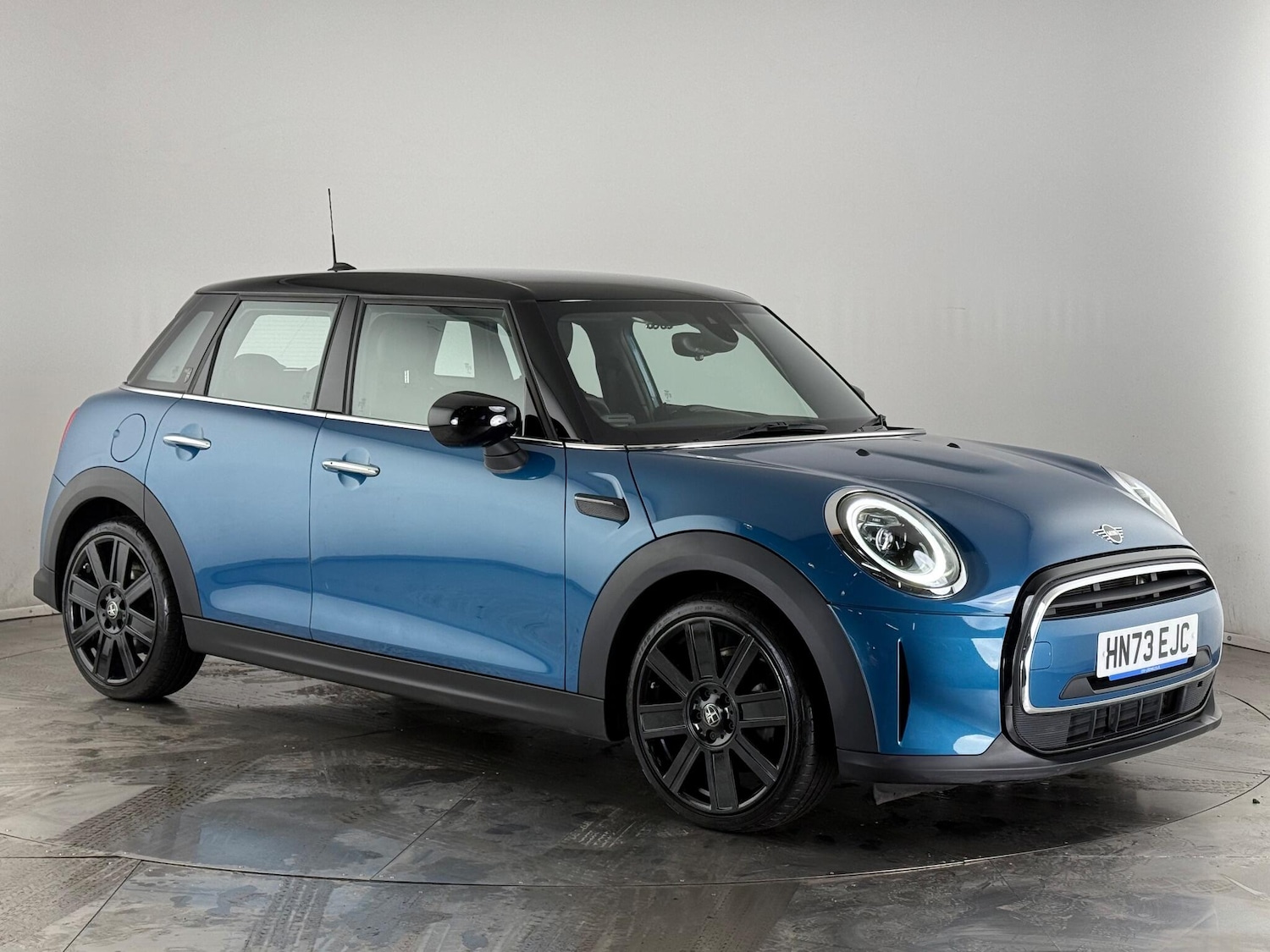 Used MINI Hatch 2023 for sale - 76468188: Photo 1