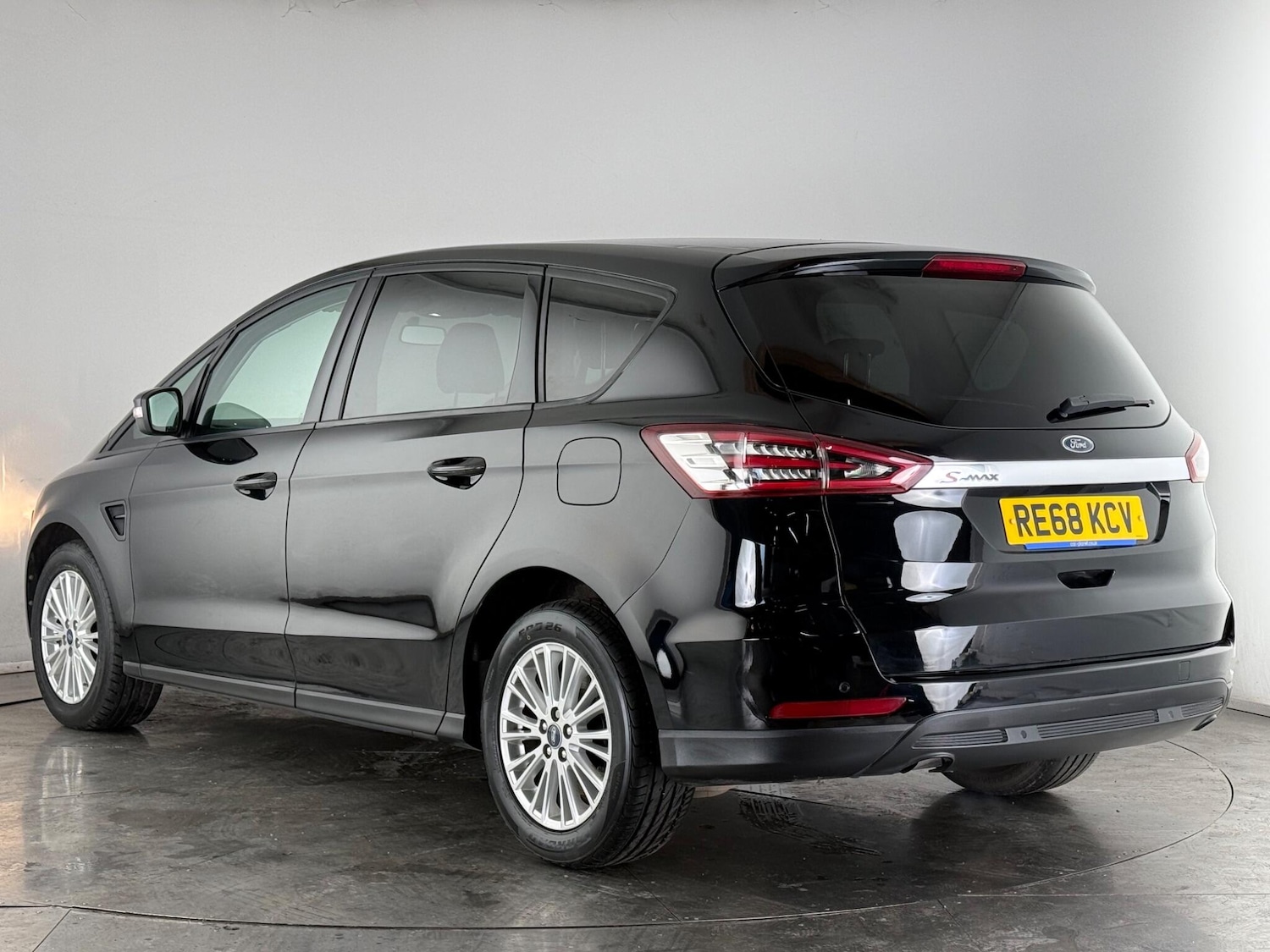 Used Ford S-Max 2018 for sale - 77790114: Photo 3