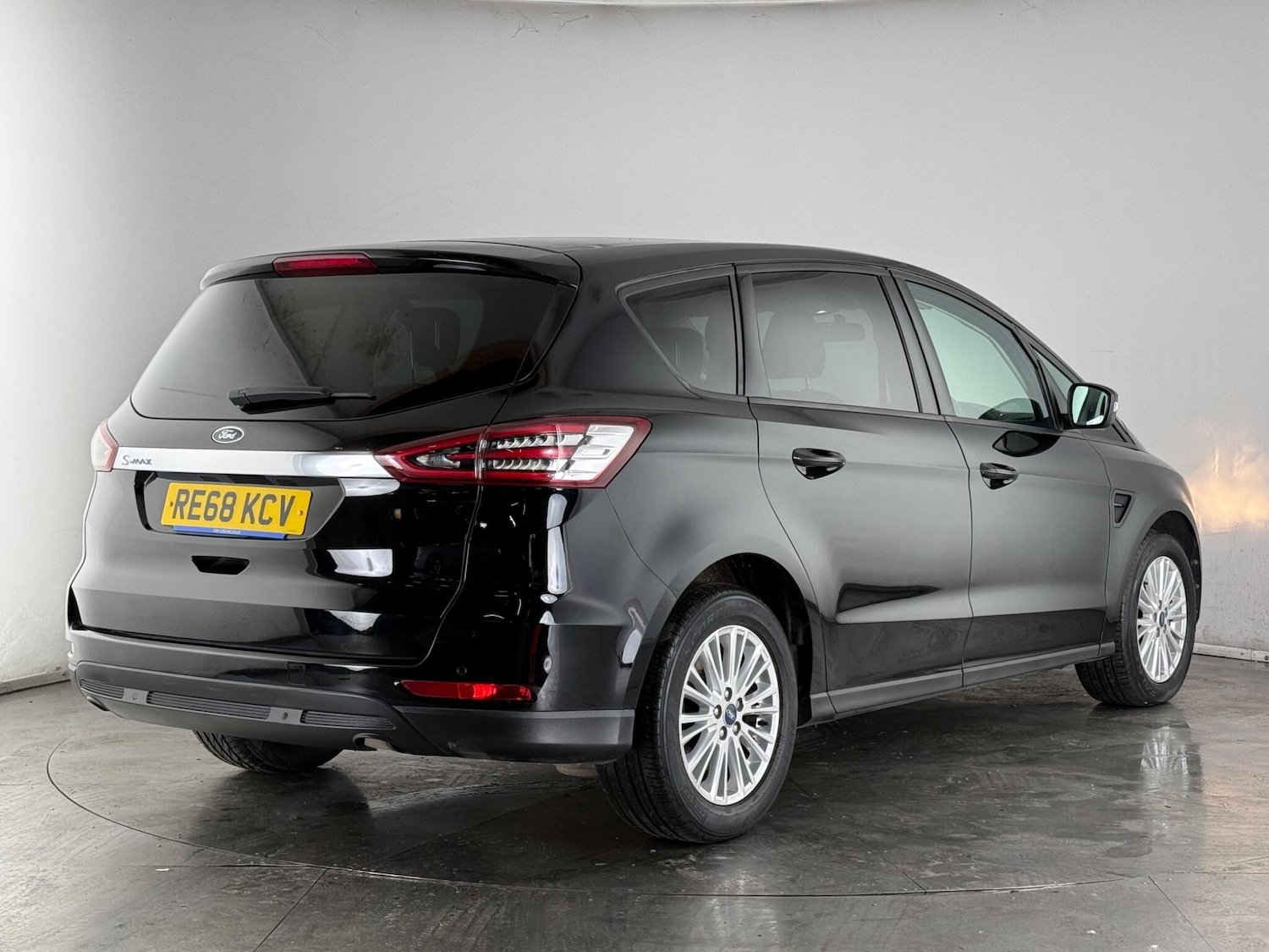 Used Ford S-Max 2018 for sale - 77790114: Photo 4