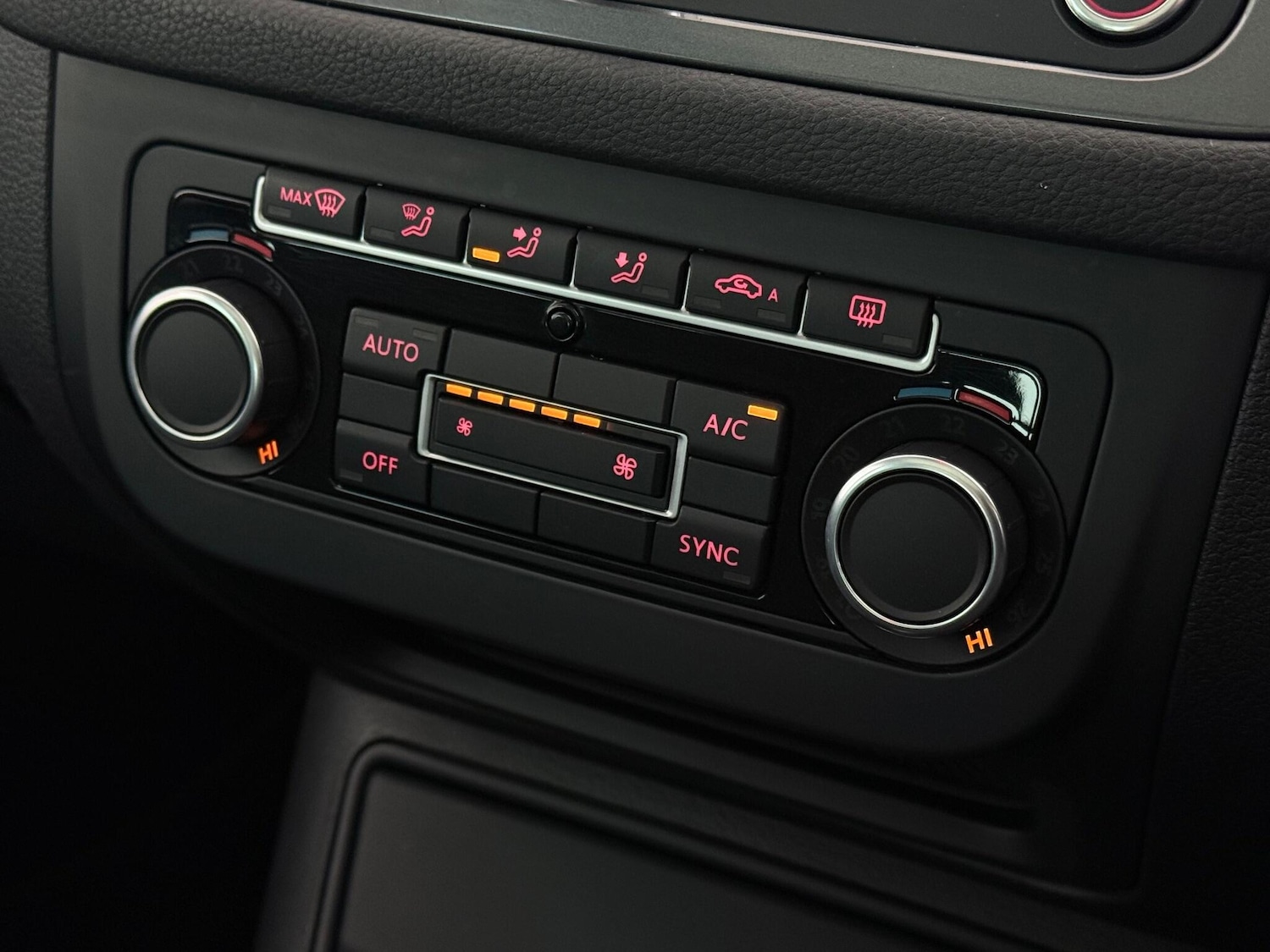 Used Volkswagen Tiguan 2014 for sale - 77246171: Photo 23