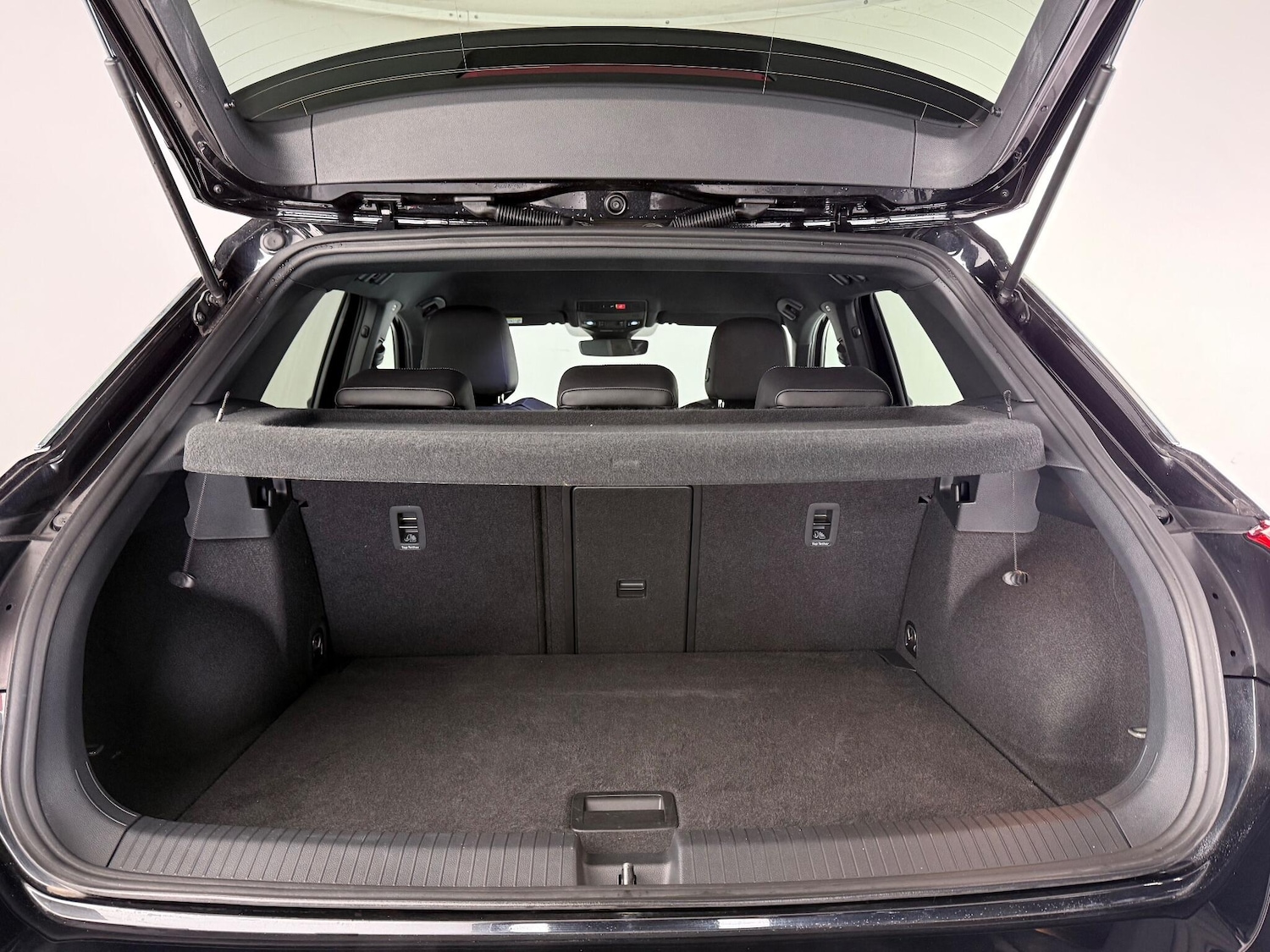 Used Volkswagen T-Roc 2022 for sale - 76620496: Photo 13