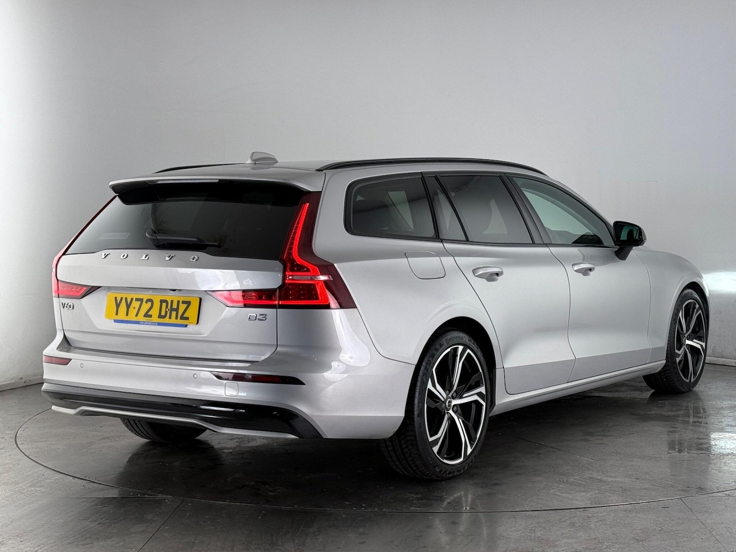 Used Volvo V60 2022 for sale - 77809261: Photo 4