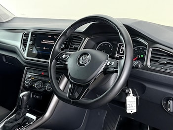 Used Volkswagen T-Roc 2019 for sale - 79111963: Photo
