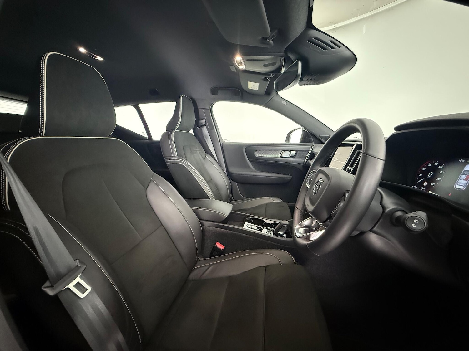 Used Volvo XC40 2022 for sale - 76468383: Photo 16