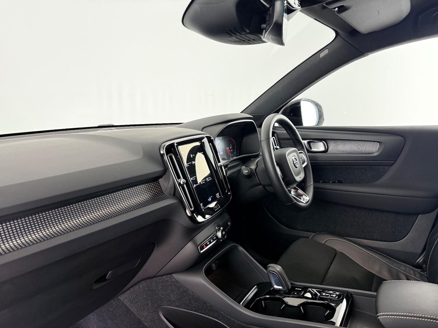 Used Volvo XC40 2022 for sale - 76468383: Photo 19