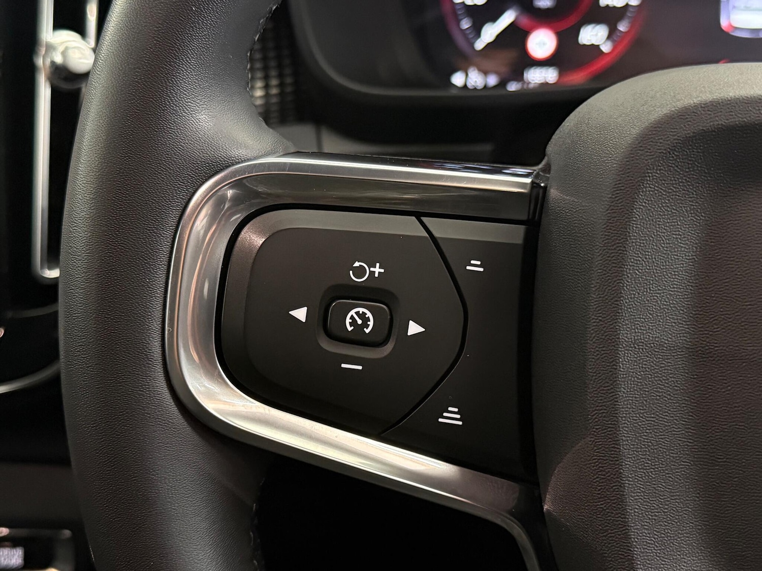 Used Volvo XC40 2022 for sale - 76468383: Photo 25