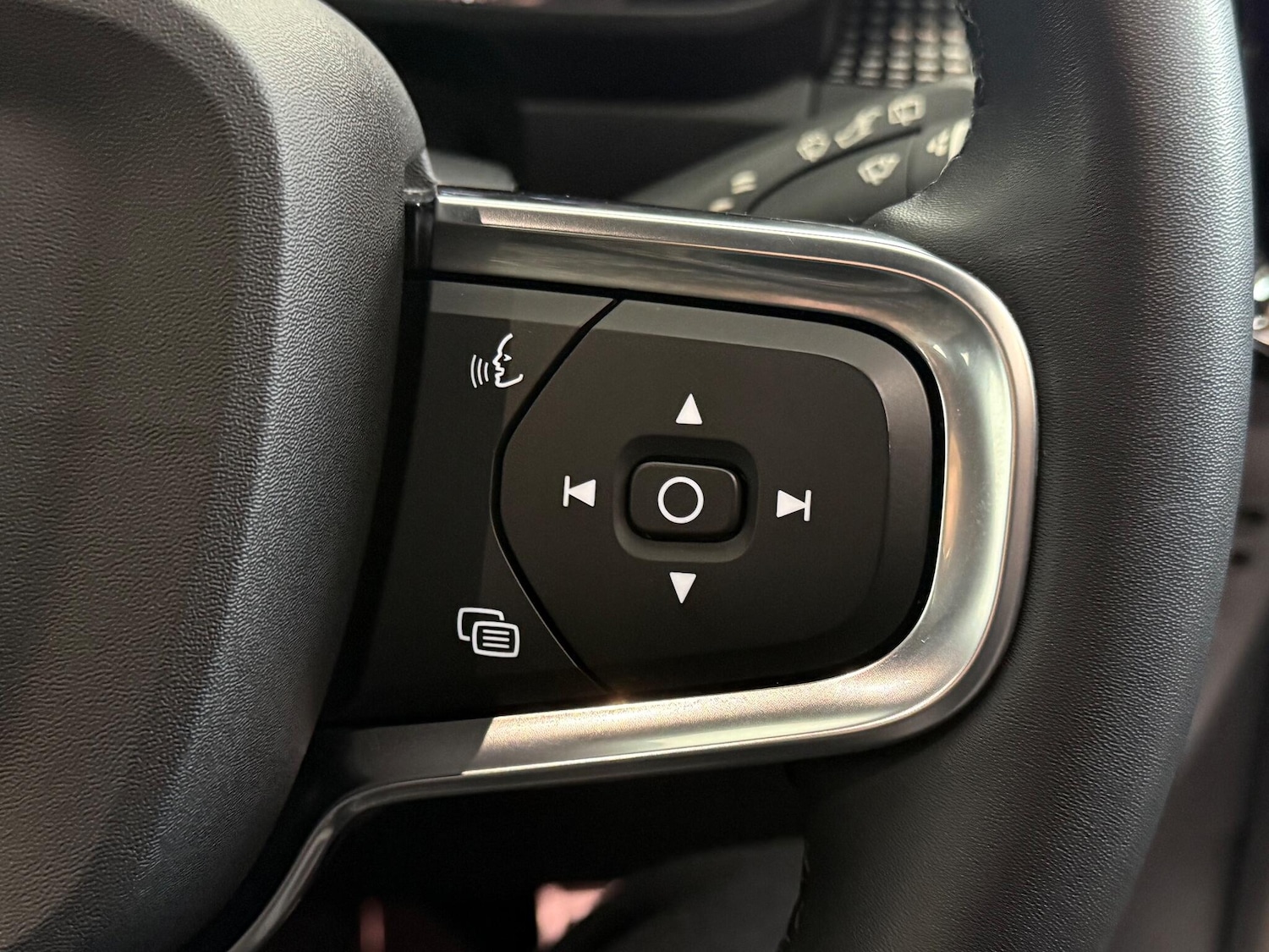 Used Volvo XC40 2022 for sale - 76468383: Photo 27