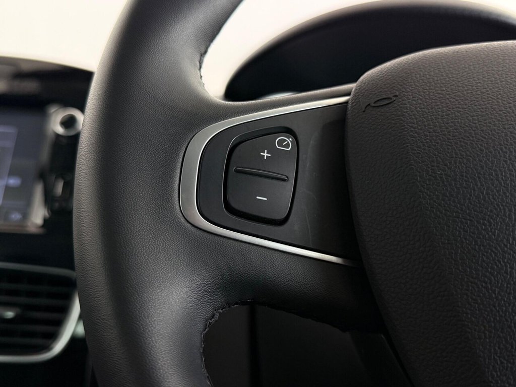 Used Renault Clio 2019 for sale - 76280033: Photo 23