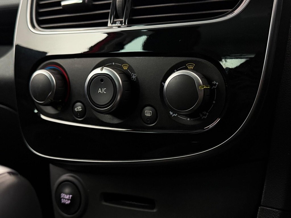 Used Renault Clio 2019 for sale - 76280033: Photo 30