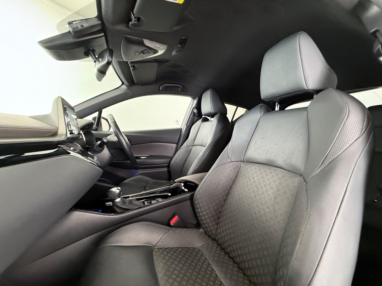 Used Toyota C-HR 2020 for sale - 77243963: Photo 12