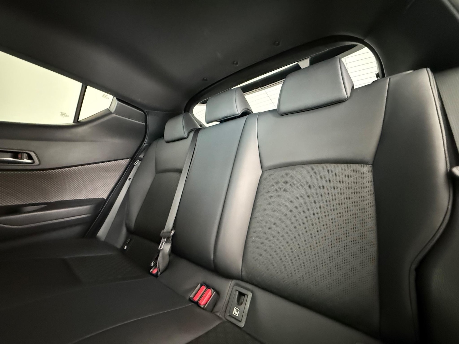 Used Toyota C-HR 2020 for sale - 77243963: Photo 13