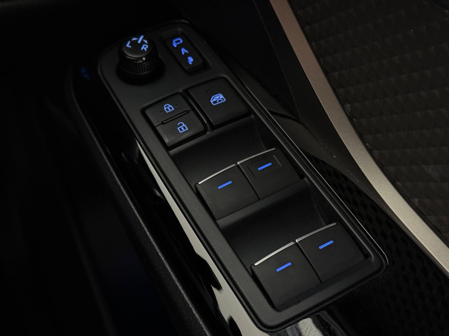 Used Toyota C-HR 2020 for sale - 77243963: Photo 15