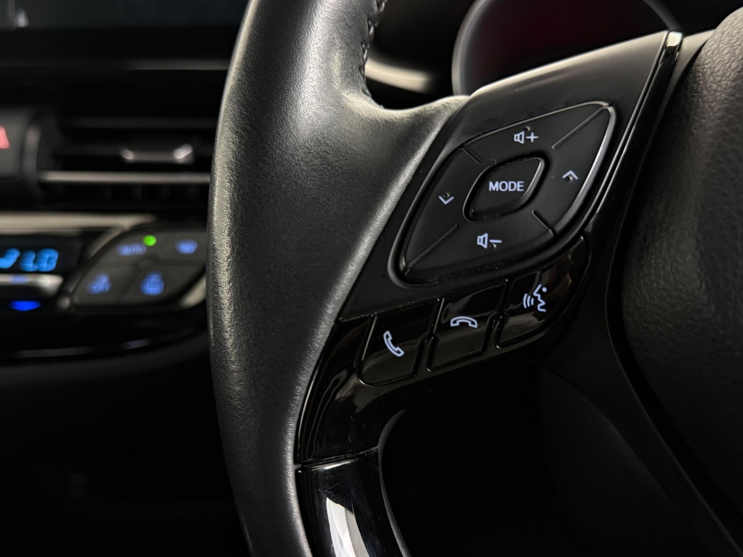 Used Toyota C-HR 2020 for sale - 77243963: Photo 19