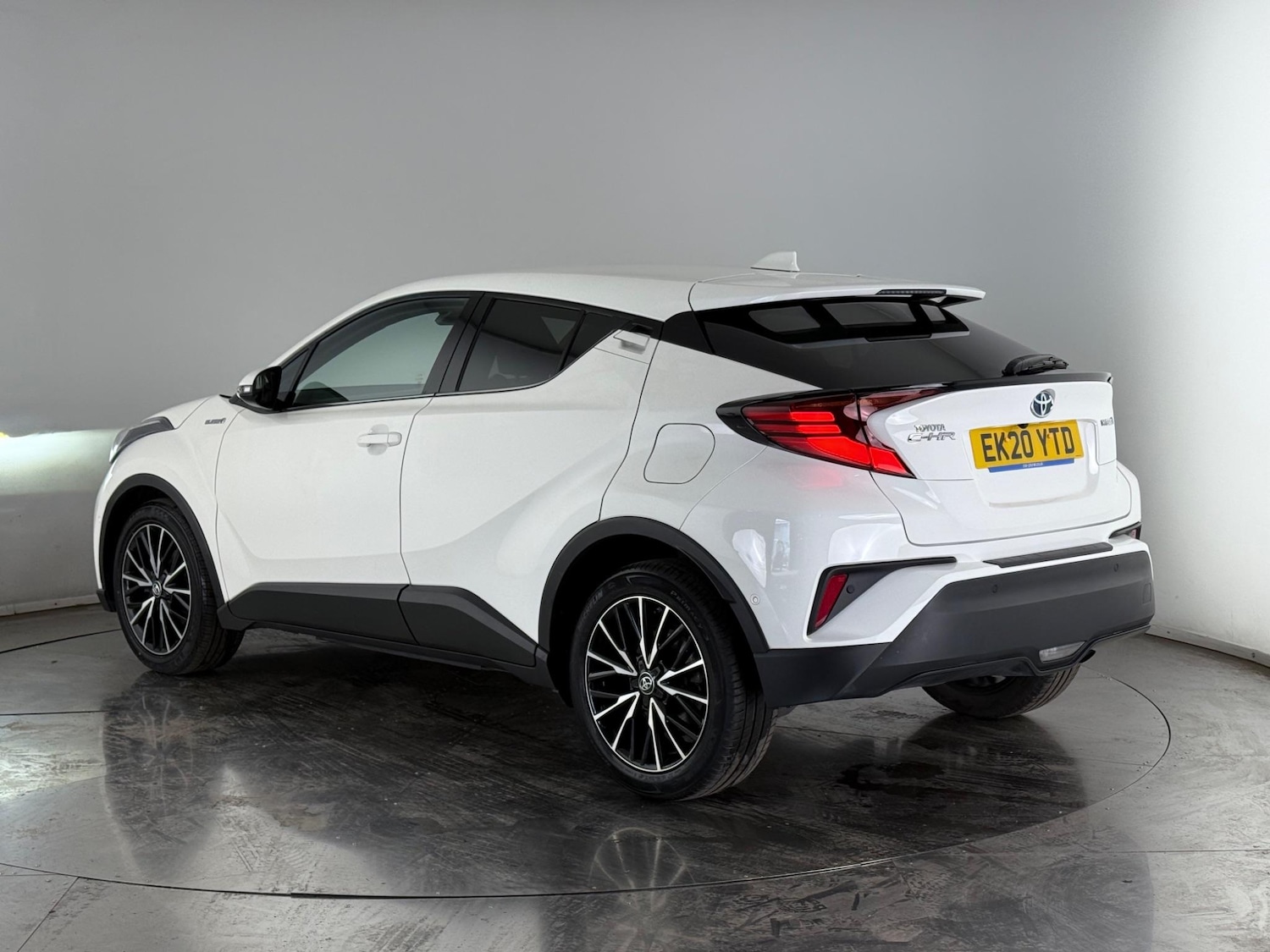 Used Toyota C-HR 2020 for sale - 77243963: Photo 3
