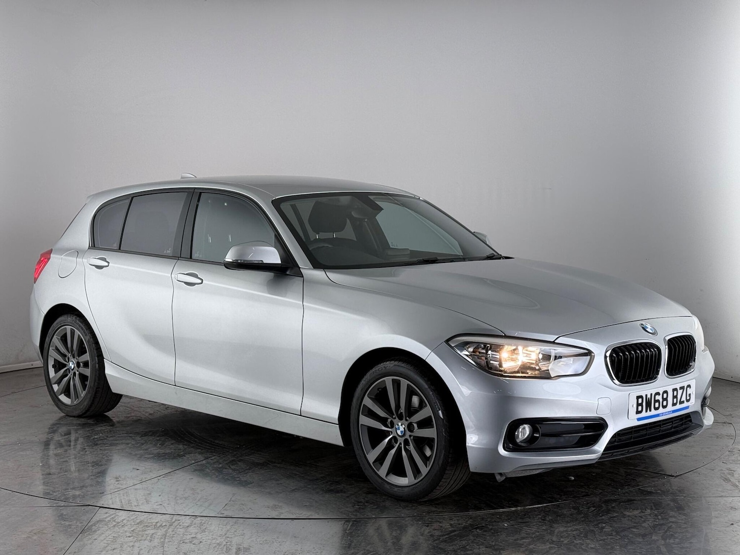 Used BMW 1 Series 2018 for sale - 76468097: Photo 1