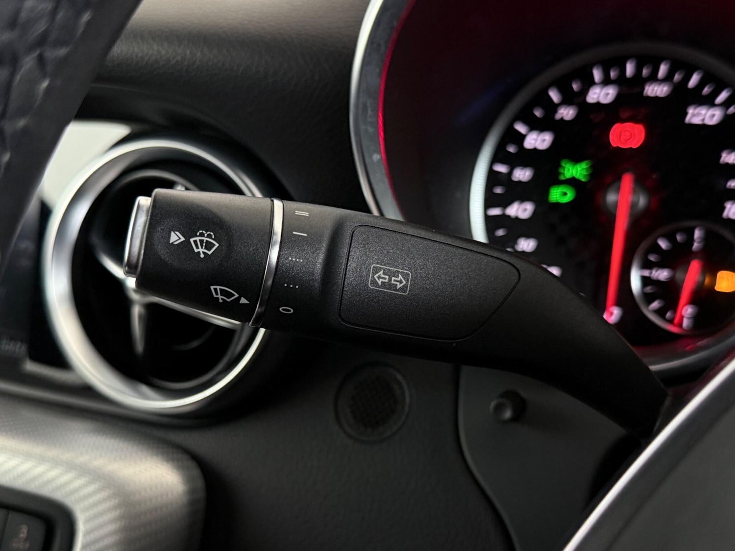 Used Mercedes-Benz SLC 2018 for sale - 76468448: Photo 28