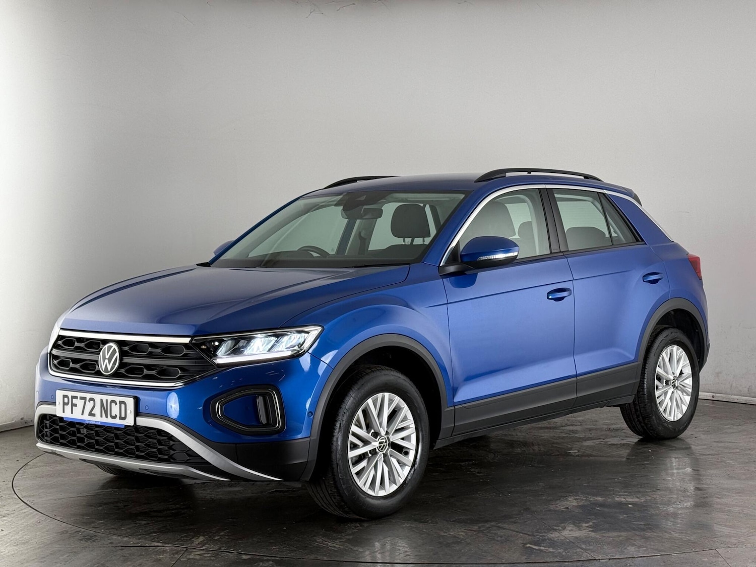 Used Volkswagen T-Roc 2023 for sale - 77550822: Photo 3