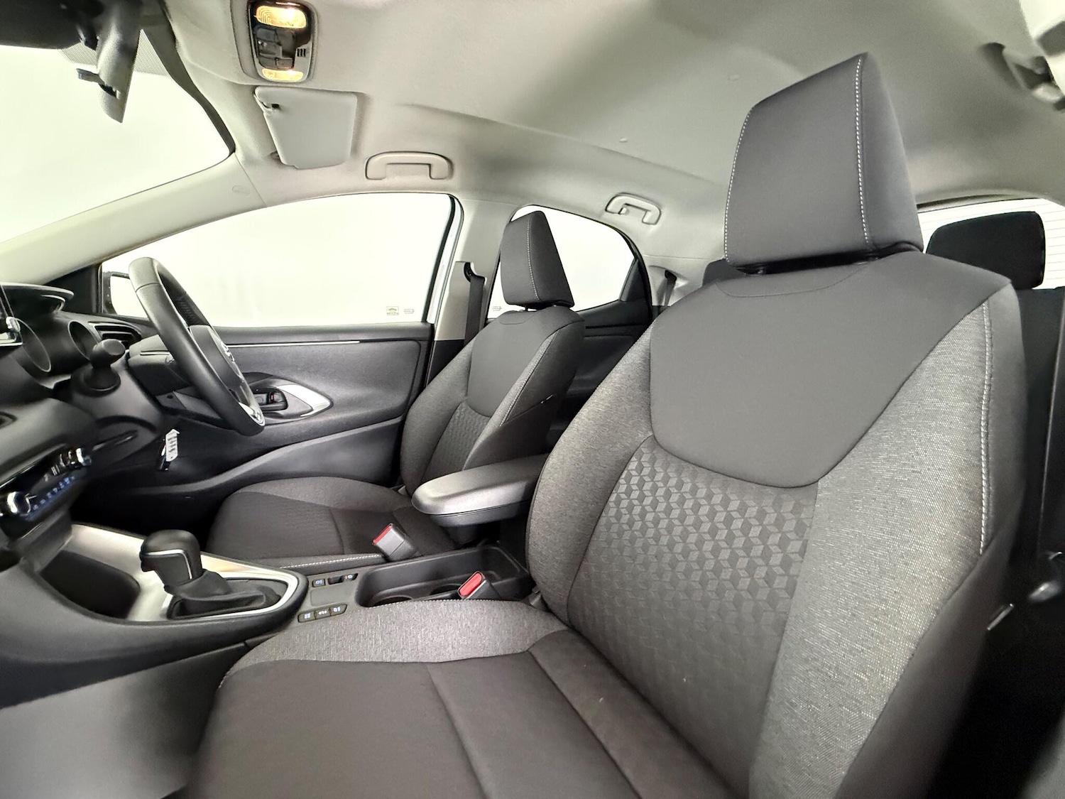 Used Toyota Yaris 2022 for sale - 76468465: Photo 18