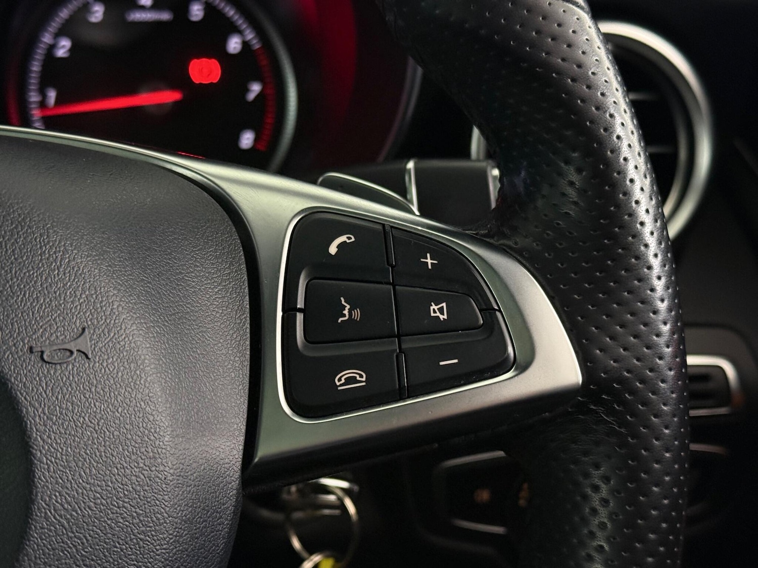 Used Mercedes-Benz GLC 2019 for sale - 76468791: Photo 27