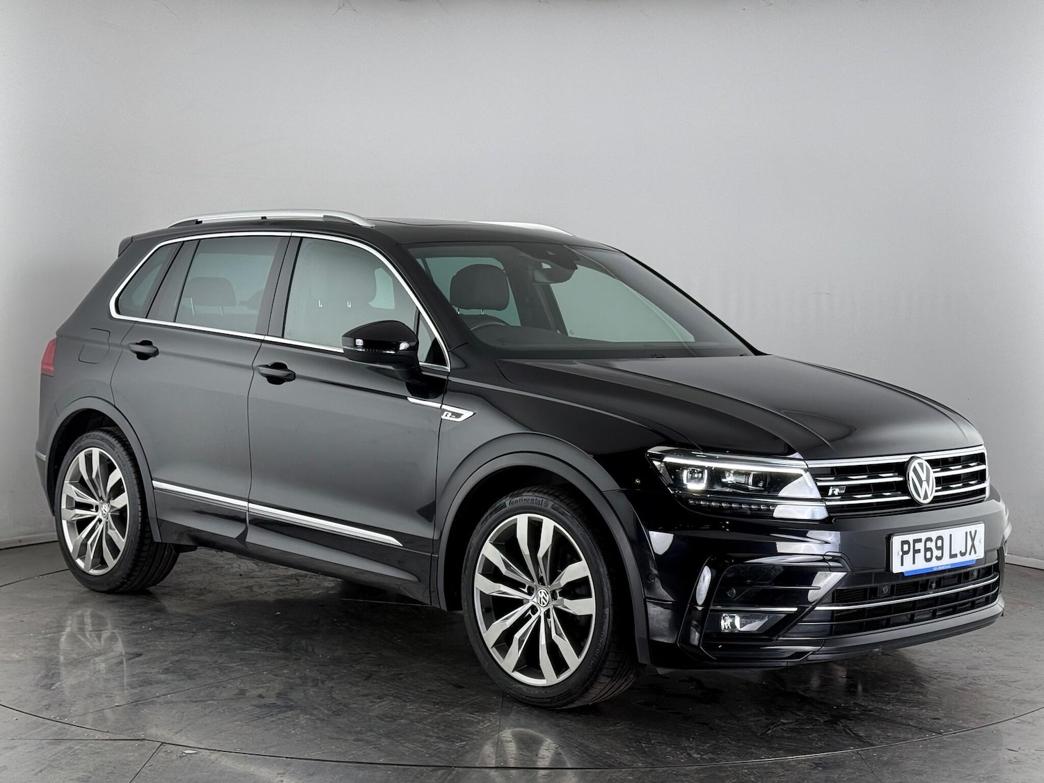 Used Volkswagen Tiguan 2019 for sale - 76468335: Photo 1