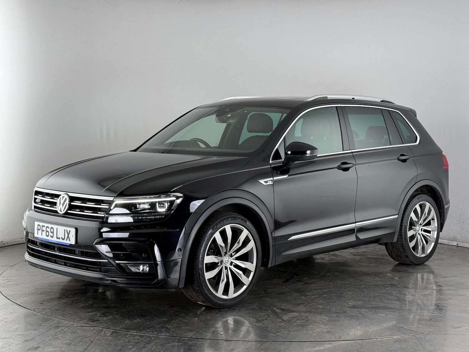 Used Volkswagen Tiguan 2019 for sale - 76468335: Photo 3