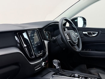 Used Volvo XC60 2018 for sale - 78797395: Photo