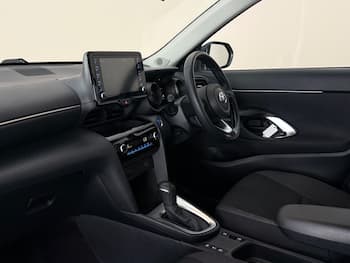 Used Toyota Yaris Cross 2023 for sale - 79658419: Photo