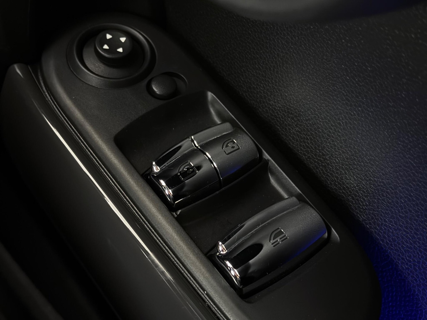 Used MINI Convertible 2020 for sale - 77246297: Photo 24